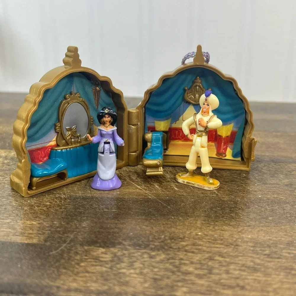 VINTAGE DISNEY MATTEL ALADDIN ONCE UPON A TIME LOCKET‎ PLAYSET NECKLACE